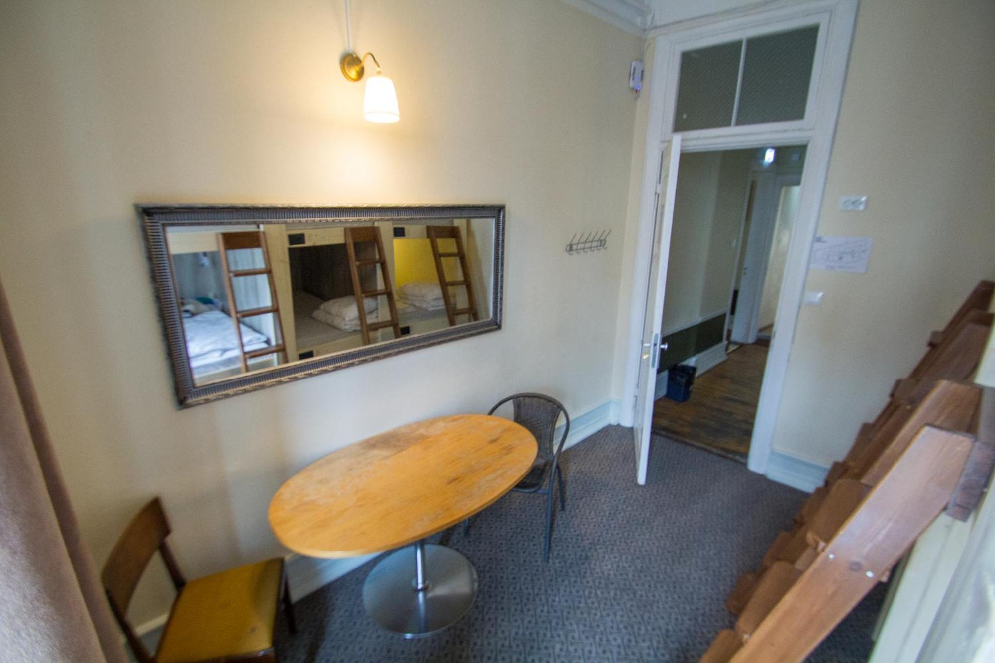 Hostel Imaginary (adults Only) *