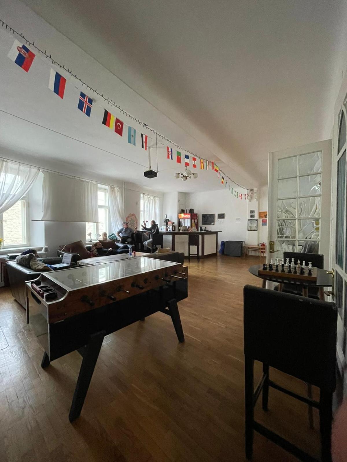 Hostel Imaginary (adults Only) *